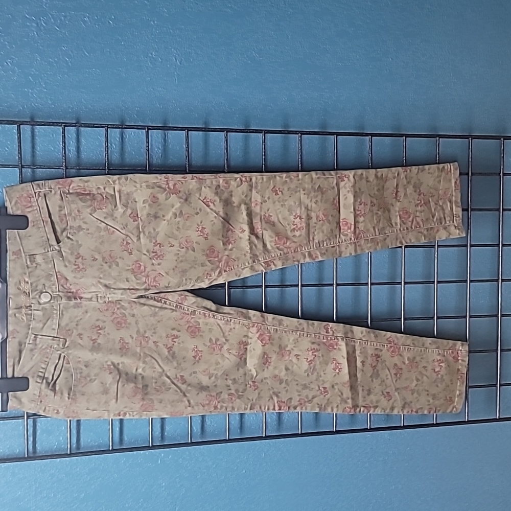 Size 7 (32) jeans from American Ragcie